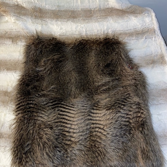 Fur vest - Picture 2 of 2